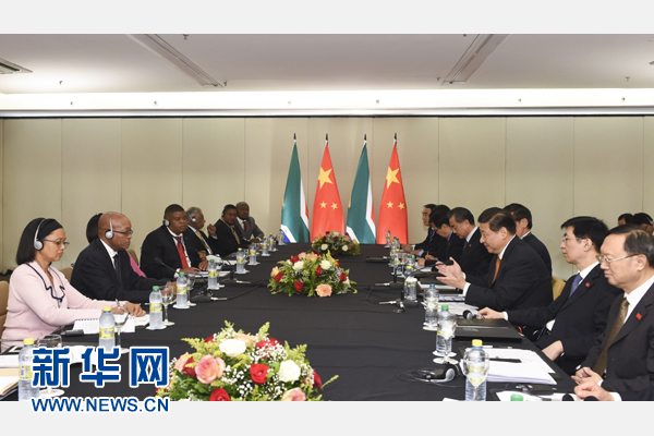 7月14日，國(guó)家主席習(xí)近平在巴西福塔萊薩會(huì)見南非總統(tǒng)祖馬。新華社記者 李學(xué)仁 攝