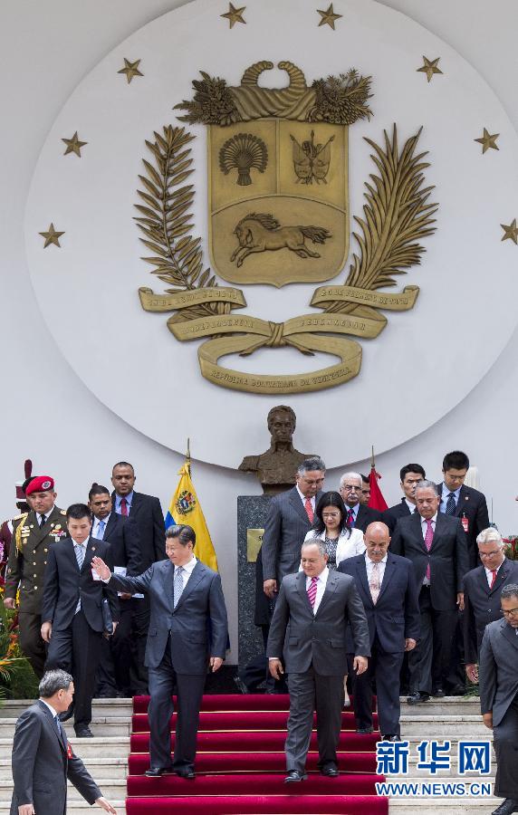 當(dāng)?shù)貢r(shí)間7月21日，國(guó)家主席習(xí)近平在加拉加斯會(huì)見(jiàn)委內(nèi)瑞拉全國(guó)代表大會(huì)主席卡韋略。 新華社記者 王曄 攝