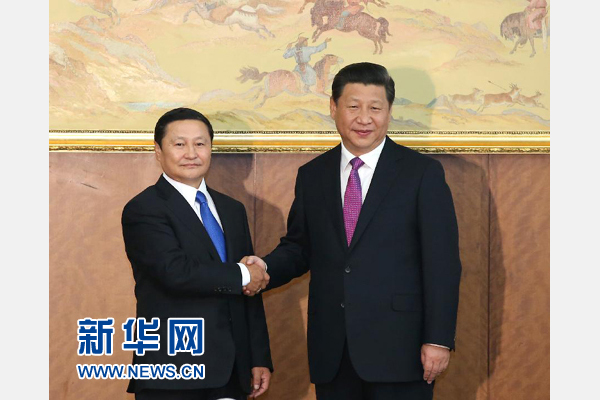 8月22日，國家主席習(xí)近平在烏蘭巴托會見蒙古國總理阿勒坦呼亞格。 新華社記者龐興雷攝 