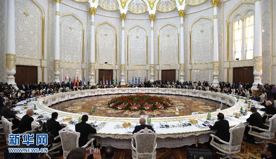 9月12日，上海合作組織成員國(guó)元首理事會(huì)第十四次會(huì)議在塔吉克斯坦首都杜尚別舉行。國(guó)家主席習(xí)近平出席會(huì)議并發(fā)表重要講話。新華社記者馬占成攝 
