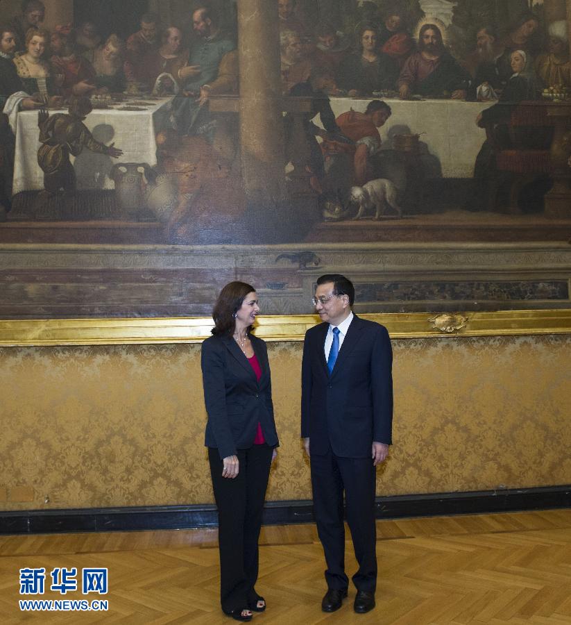 10月15日，中國國務(wù)院總理李克強在羅馬會見意大利眾議長博爾德里尼。 新華社記者王曄攝 