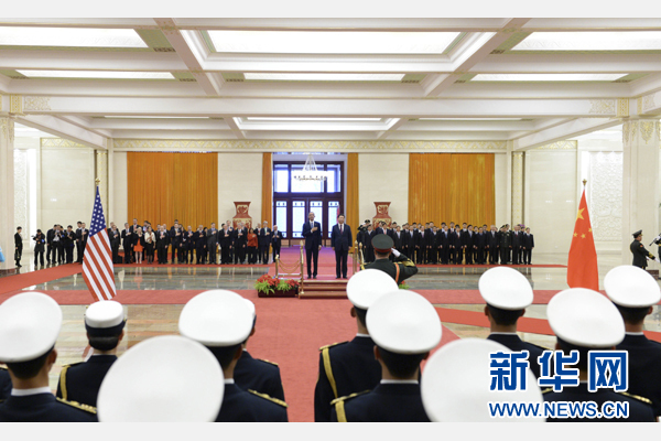 11月12日，國家主席習(xí)近平在北京人民大會堂舉行歡迎儀式，歡迎美國總統(tǒng)奧巴馬對中國進行國事訪問。 新華社記者 馬占成 攝