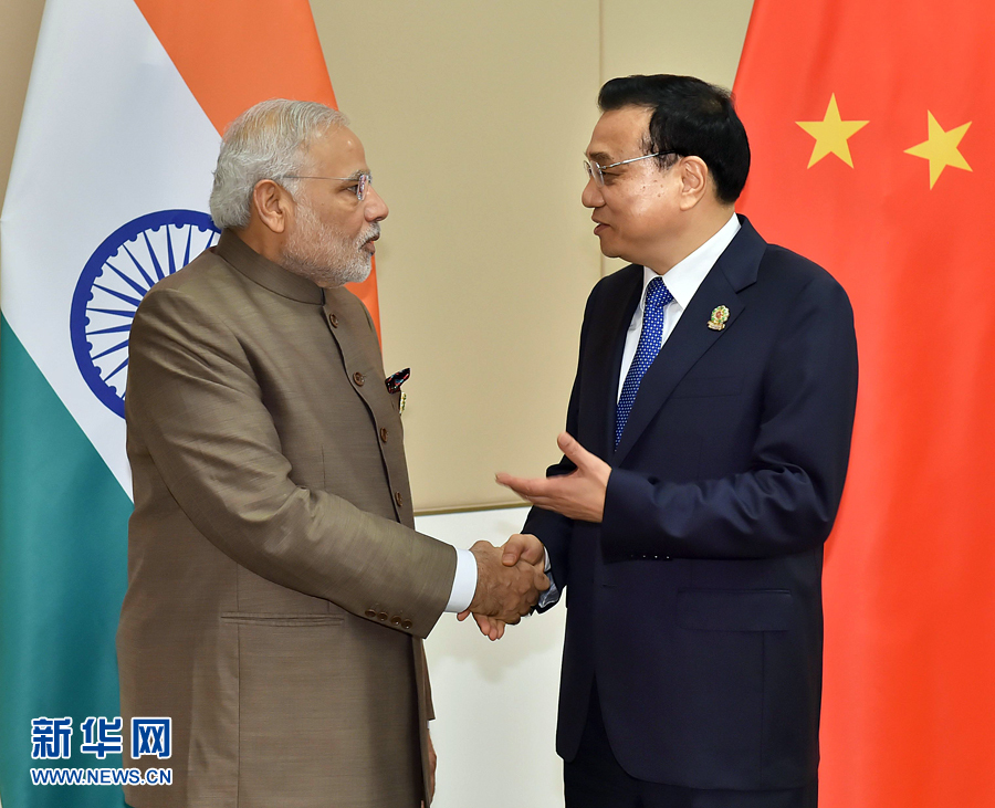 11月13日，中國國務院總理李克強在緬甸內比都會見印度總理莫迪。 新華社記者 李濤 攝