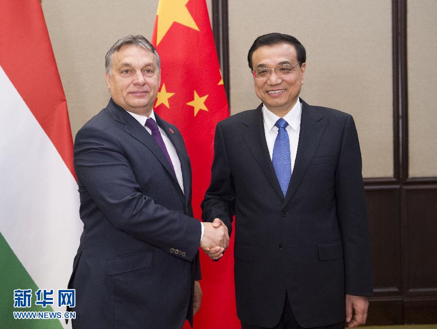 12月17日，中國(guó)國(guó)務(wù)院總理李克強(qiáng)在貝爾格萊德會(huì)見匈牙利總理歐爾班。 新華社記者黃敬文攝 