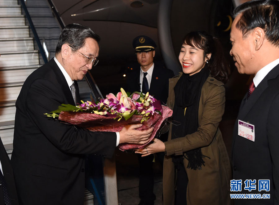 12月25日至27日，中共中央政治局常委、全國(guó)政協(xié)主席俞正聲對(duì)越南進(jìn)行正式訪問(wèn)。這是12月25日，俞正聲抵達(dá)河內(nèi)，開(kāi)始對(duì)越南進(jìn)行正式訪問(wèn)。 新華社記者馬占成攝