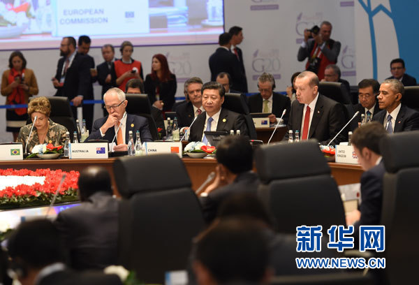 11月15日，國家主席習(xí)近平在土耳其安塔利亞出席二十國集團領(lǐng)導(dǎo)人第十次峰會第一階段會議。 新華社記者李學(xué)仁攝 