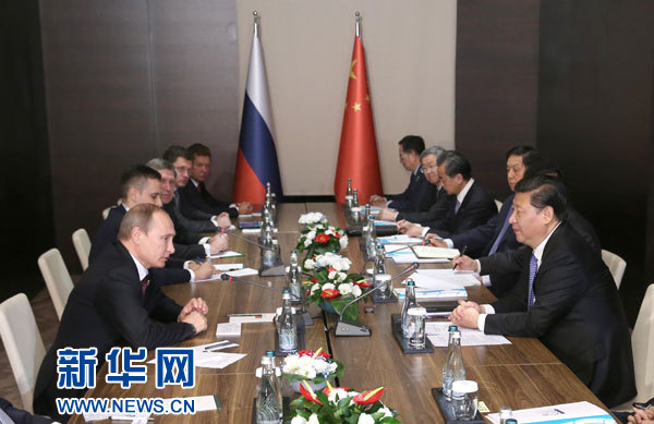 11月15日，國家主席習(xí)近平在土耳其安塔利亞會見俄羅斯總統(tǒng)普京。 新華社記者馬占成攝