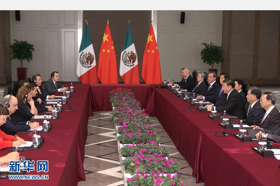 11月16日，國家主席習(xí)近平在土耳其安塔利亞會(huì)見墨西哥總統(tǒng)培尼亞。 新華社記者 馬占成 攝