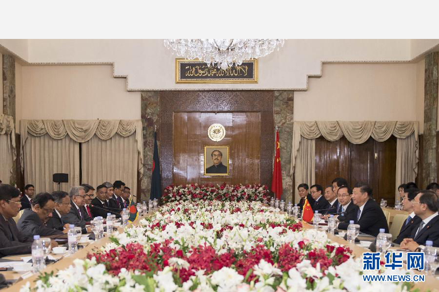 10月14日，國家主席習(xí)近平在達(dá)卡會(huì)見孟加拉國總統(tǒng)哈米德。新華社記者謝環(huán)馳攝 