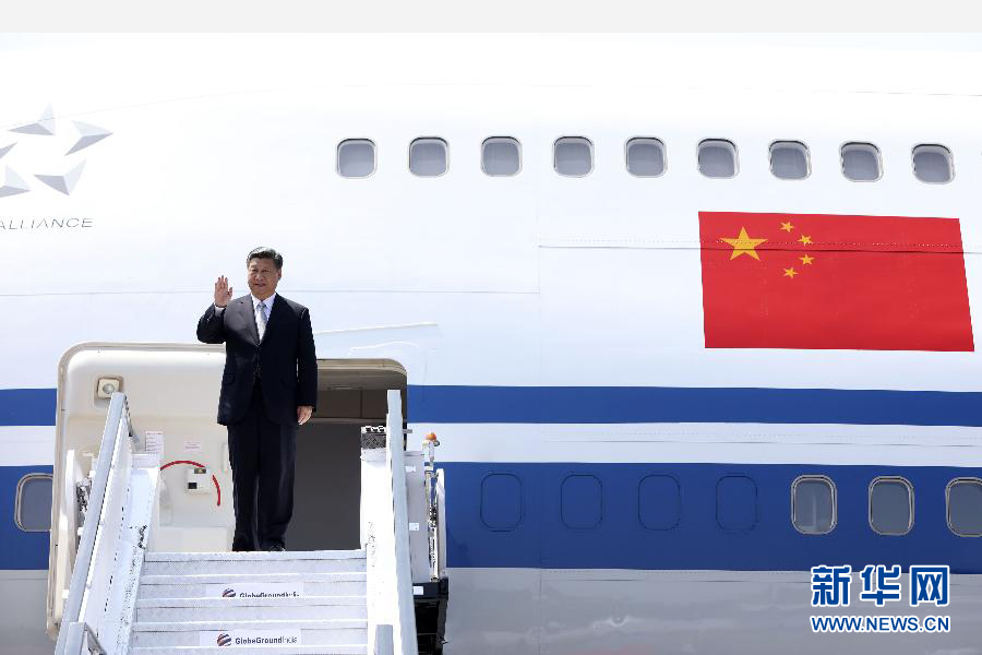 10月15日，國家主席習近平抵達印度果阿，應印度總理莫迪邀請，出席金磚國家領導人第八次會晤。 新華社記者蘭紅光攝 