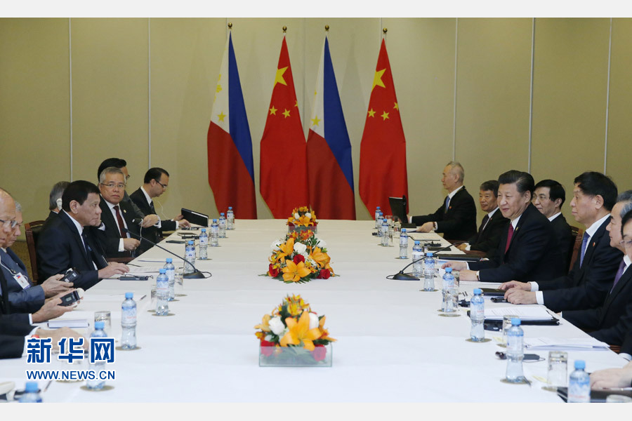 11月19日，國家主席習(xí)近平在利馬會(huì)見菲律賓總統(tǒng)杜特爾特。新華社記者 鞠鵬 攝