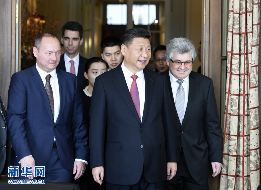 1月16日，國家主席習(xí)近平在伯爾尼會見瑞士聯(lián)邦國民院議長施塔爾和聯(lián)邦院議長比紹夫貝爾格。 新華社記者 謝環(huán)馳 攝