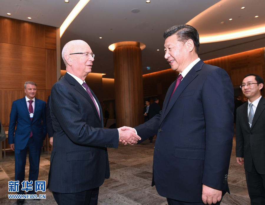 1月17日，國家主席習(xí)近平在瑞士達(dá)沃斯會見世界經(jīng)濟論壇主席施瓦布。 新華社記者 饒愛民 攝