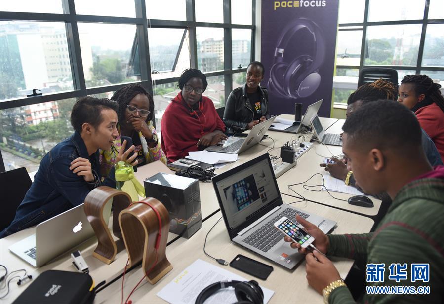 （國際&middot;中非合作論壇&middot;圖文互動(dòng)）（1）他把耳機(jī)賣到肯尼亞總統(tǒng)府&mdash;&mdash;記在非洲當(dāng)創(chuàng)客的中國青年劉鵬