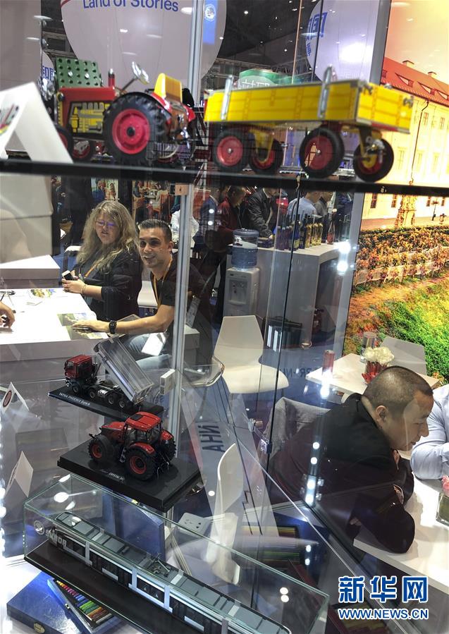 （新華全媒頭條&middot;圖文互動）（6）人間正道 浩蕩前行&mdash;&mdash;習(xí)近平主席出席首屆中國國際進(jìn)口博覽會紀(jì)實