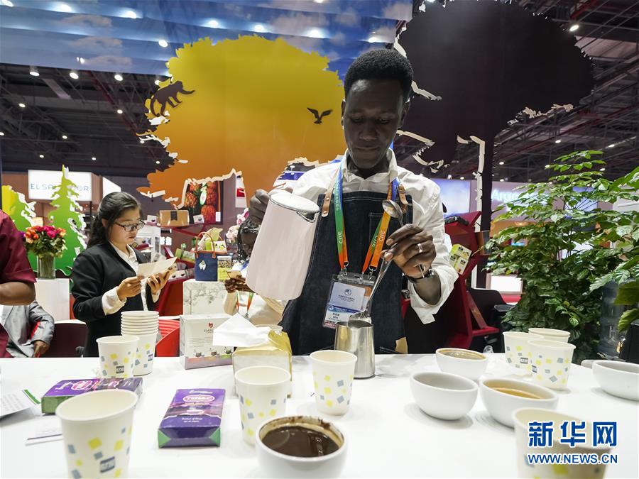 （新華全媒頭條&middot;圖文互動）（7）人間正道 浩蕩前行&mdash;&mdash;習(xí)近平主席出席首屆中國國際進(jìn)口博覽會紀(jì)實