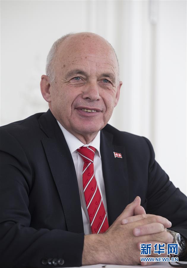 (國(guó)際·“一帶一路”高峰論壇·圖文互動(dòng))(1)高端訪談:“一帶一路”倡議將為全球經(jīng)濟(jì)發(fā)展和民眾福祉帶來(lái)益處——訪瑞士聯(lián)邦主席毛雷爾