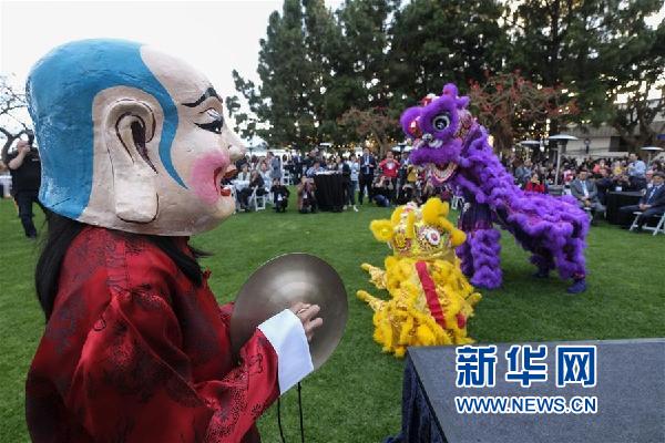 （國際&middot;圖文互動）（4）通訊：瞧這一家子舞獅的美國人