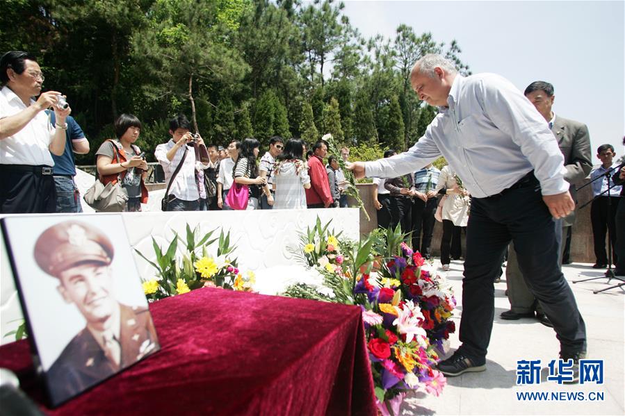 (國際· 圖文互動(dòng))(10)通訊:“和平是我們共同的追求”——美國“飛虎隊(duì)”父子的中國情緣