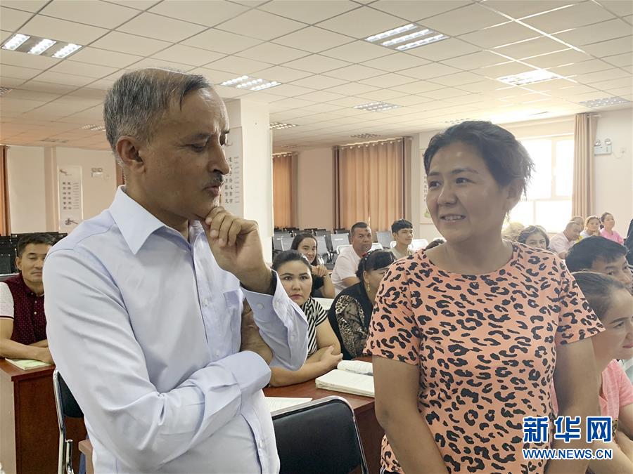 （圖文互動）（2）多國駐華使節(jié)參訪新疆：中國反恐、去極端化經(jīng)驗值得學習借鑒