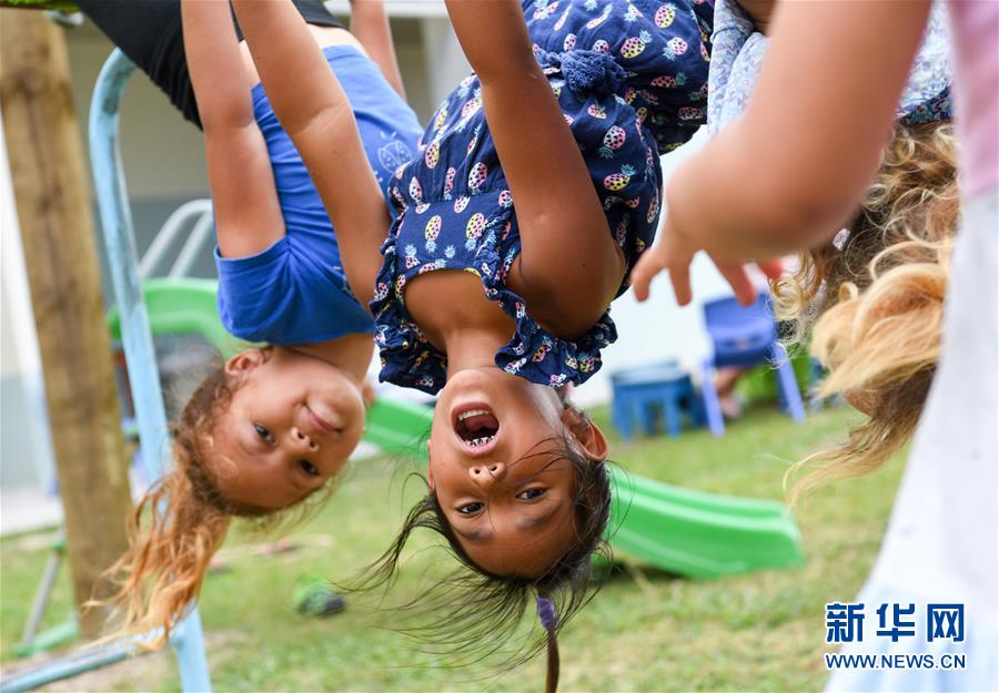 （國際&middot;圖文互動）（3）中國援建&ldquo;你好&rdquo;學?！A庫克群島孩子夢