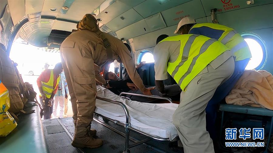 （國際&middot;圖文互動）中國維和直升機分隊緊急轉(zhuǎn)運傷員獲贊