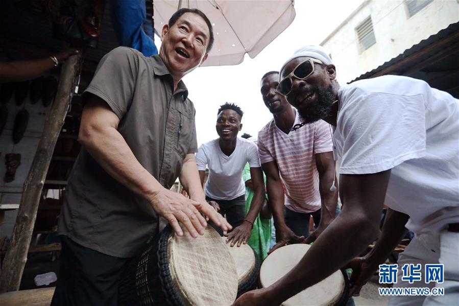 （國際&middot;圖文互動(dòng)）（7）通訊：收藏&ldquo;非洲之美&rdquo;的中國人&mdash;&mdash;訪幾內(nèi)亞灣非洲國際藝術(shù)博物館館長謝燕申