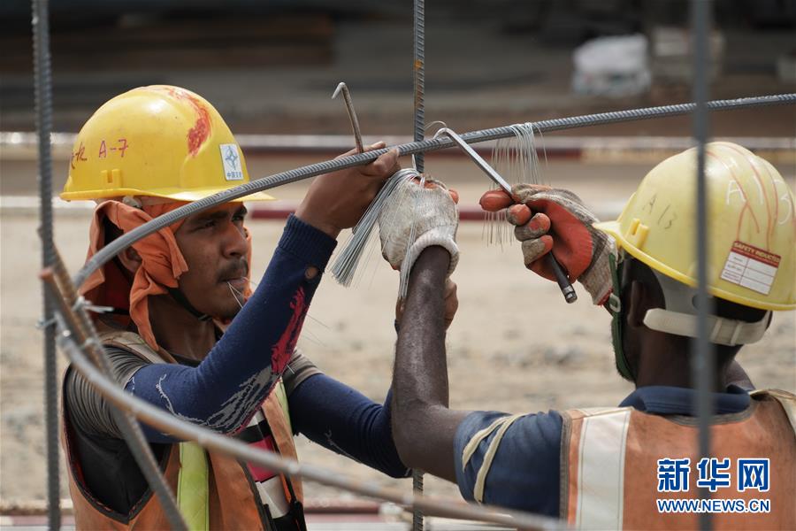 （國際&middot;圖文互動）（4）通訊：春節(jié)，&ldquo;是工期而不是假期&rdquo;&mdash;&mdash;記科倫坡港口城的中國建設(shè)者
