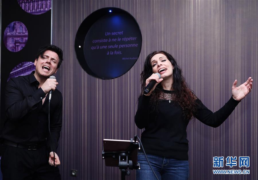 （國際&middot;圖文互動）（4）通訊：手牽手，我們共同驅(qū)散陰霾&mdash;&mdash;法國音樂人創(chuàng)作抗疫歌曲背后的故事