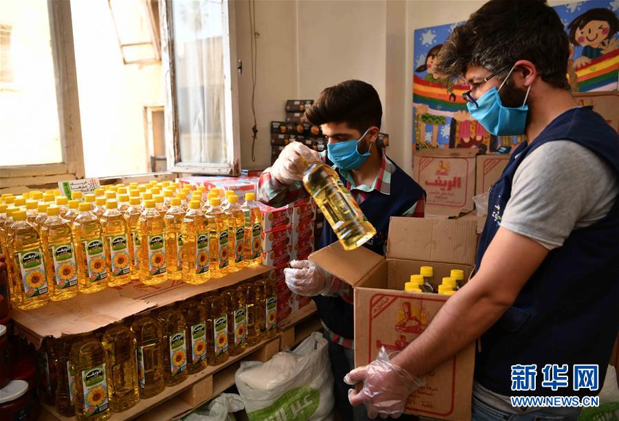 （國(guó)際疫情&middot;圖文互動(dòng)）（6）通訊：疫情中，那抹笑容最難忘&mdash;&mdash;記向困難家庭發(fā)放愛(ài)心包裹的敘利亞青年志愿者