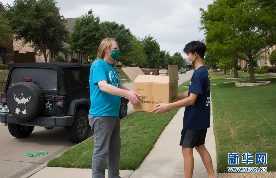 （國際疫情&middot;圖文互動）（1）通訊：學以致用助力社區(qū)抗疫&mdash;&mdash;美國華裔高中生用3D打印技術(shù)制作防護裝備