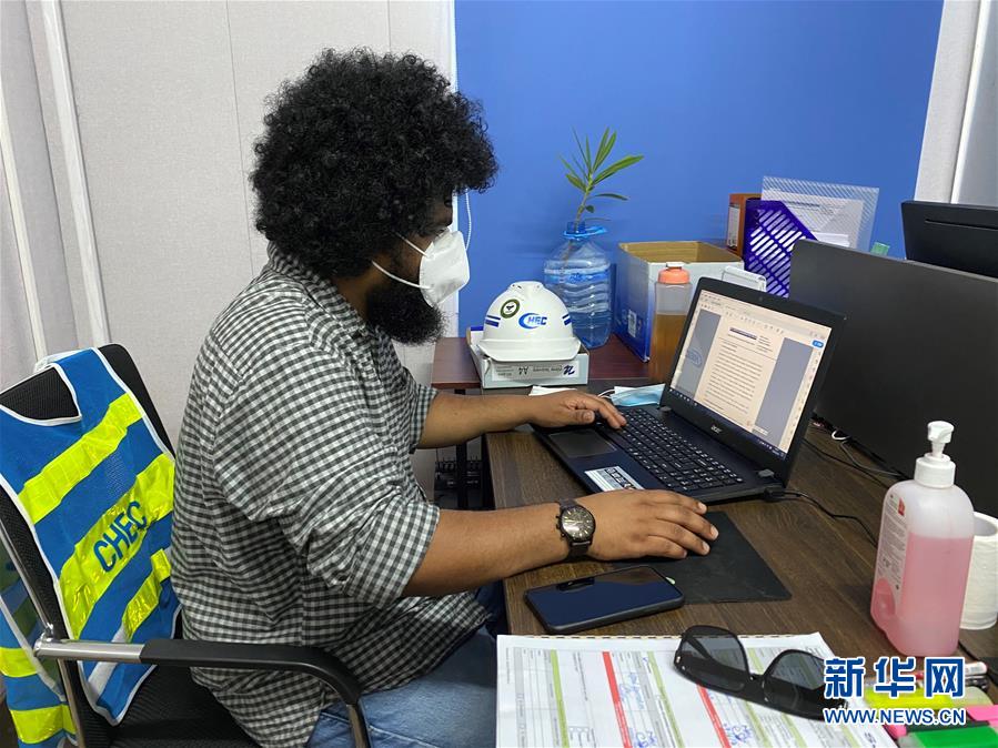 (國際·圖文互動)(1)“很高興有機會為中企抗疫和復(fù)工盡力”——馬爾代夫小伙薩利姆的抗疫故事