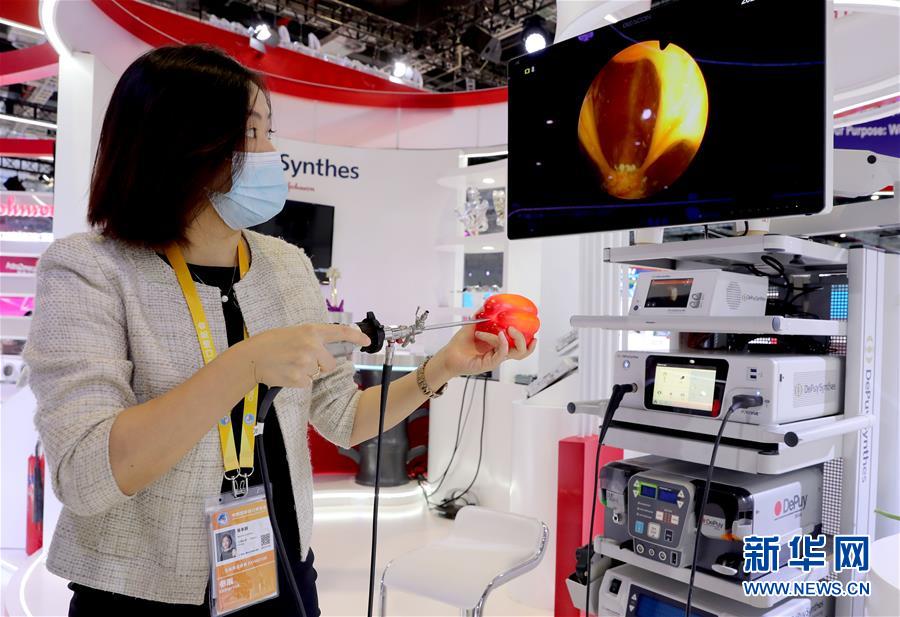 （第三屆進(jìn)博會&middot;圖文互動）（5）新疫苗、新療法，進(jìn)博會最&ldquo;火爆&rdquo;展區(qū)見聞