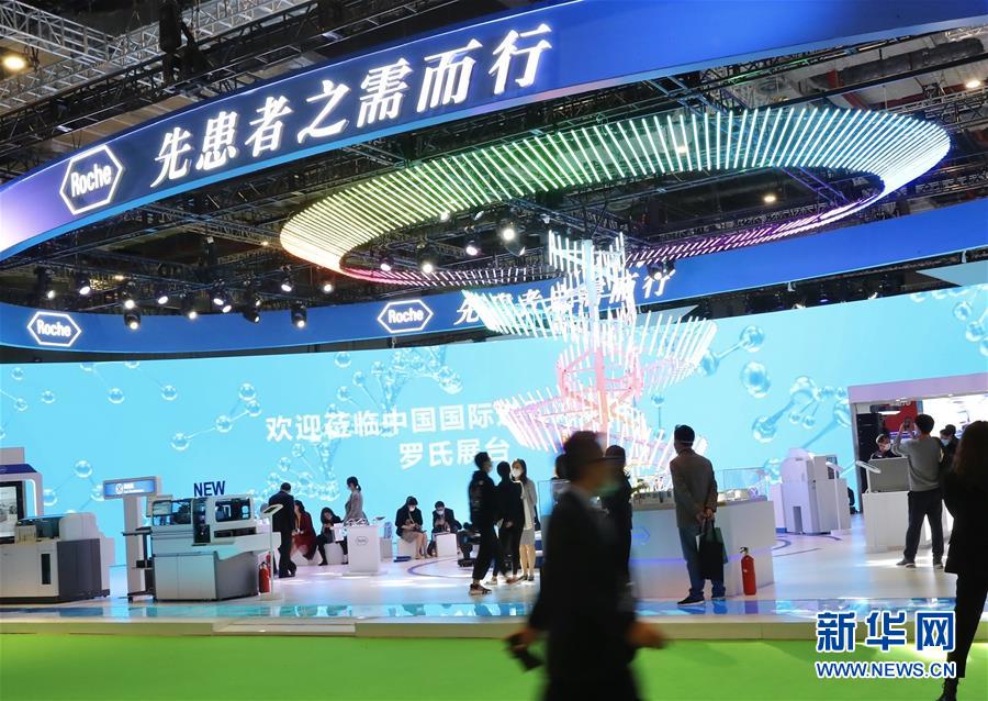 （第三屆進(jìn)博會&middot;圖文互動）（9）新疫苗、新療法，進(jìn)博會最&ldquo;火爆&rdquo;展區(qū)見聞