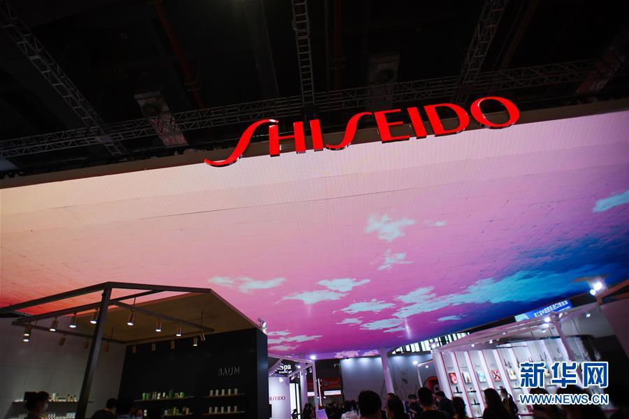 （第三屆進(jìn)博會(huì)&middot;新華視界）（8）觀展體驗(yàn)：多彩&middot;絢爛&middot;未來(lái)感