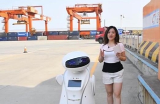 機(jī)器人帶你通關(guān)！青島與上合問與答