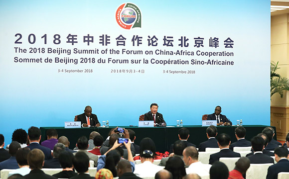 習近平同拉馬福薩、薩勒共同會見記者