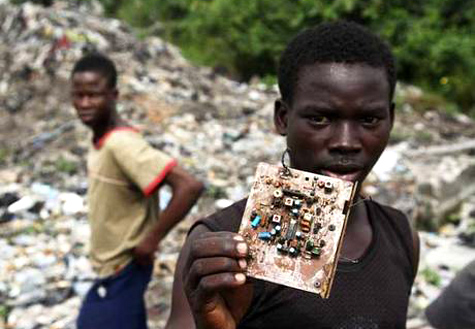 英每年向我國(guó)輸出200萬(wàn)噸洋垃圾