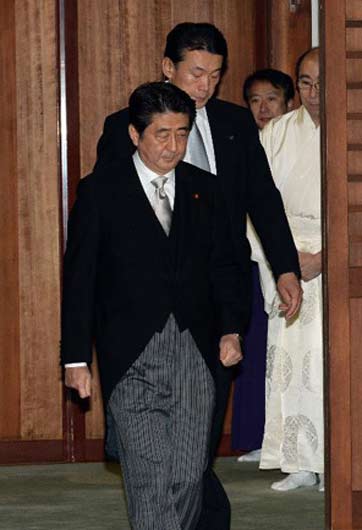 美媒批評(píng)安倍&ldquo;拜鬼&rdquo;加劇地區(qū)緊張