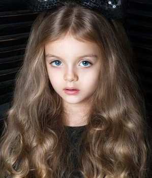 網(wǎng)上爆紅的外國&ldquo;蘿莉小模特&rdquo;