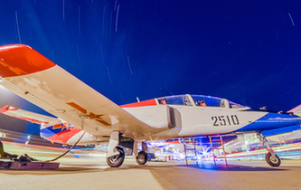 夜航｜戰(zhàn)鷹試翼，有你想不到的美